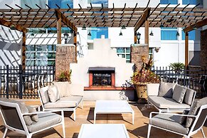 Crowne Plaza Charleston Airport - Conv Ctr by IHG