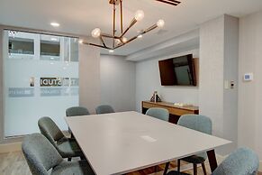 Crowne Plaza Charleston Airport - Conv Ctr by IHG