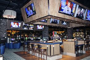 Evangeline Downs Hotel, Ascend Hotel Collection