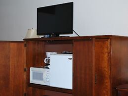 Travelodge by Wyndham Watertown