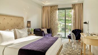 Dioni Boutique Hotel