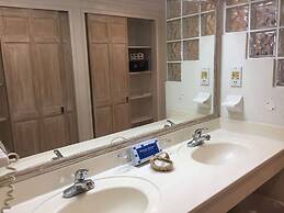 Coral Sands Beach Resort