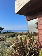 Cambria Landing Inn & Suites