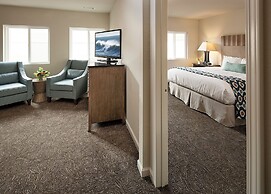 Cambria Landing Inn & Suites
