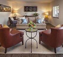 Cambria Landing Inn & Suites