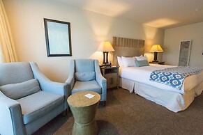 Cambria Landing Inn & Suites