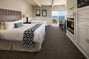 Cambria Landing Inn & Suites