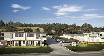 Cambria Landing Inn & Suites