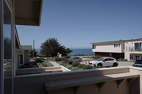 Cambria Landing Inn & Suites