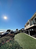 Cambria Landing Inn & Suites