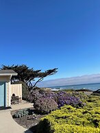 Cambria Landing Inn & Suites