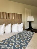 Cambria Landing Inn & Suites