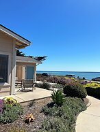 Cambria Landing Inn & Suites