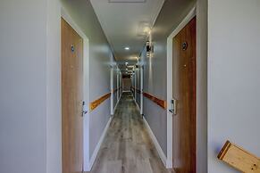 Airport Suites Hotel