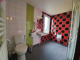 Enzo Hotels Cannes Ecluse by Kyriad Direct