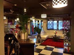 Enzo Hotels Cannes Ecluse by Kyriad Direct