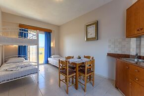 Danelis Studios and Apartments