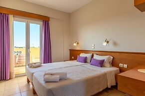 Danelis Studios and Apartments