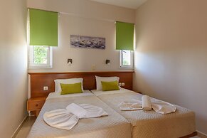 Danelis Studios and Apartments