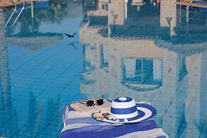 Danelis Studios and Apartments