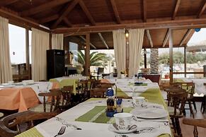 Danelis Studios and Apartments