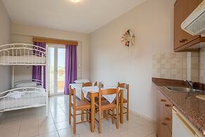 Danelis Studios and Apartments