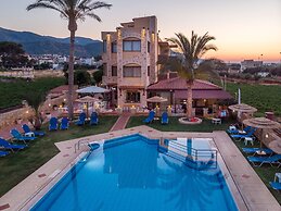 Danelis Studios and Apartments