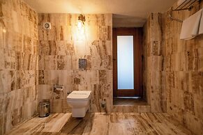 Divan Cave House