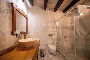 Divan Cave House