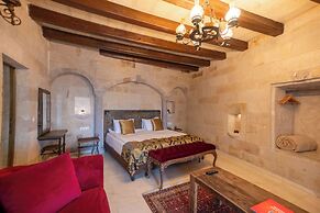 Divan Cave House