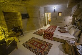 Divan Cave House