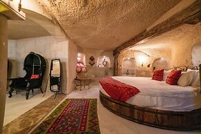 Divan Cave House