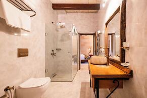 Divan Cave House