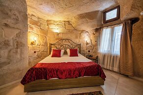 Divan Cave House