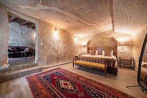 Divan Cave House