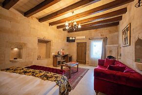 Divan Cave House