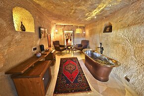 Divan Cave House