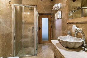 Divan Cave House