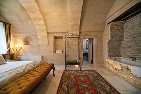 Divan Cave House