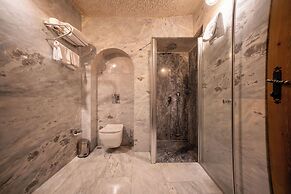 Divan Cave House