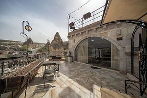 Divan Cave House