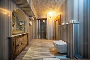 Divan Cave House