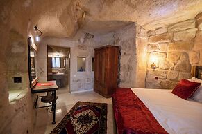 Divan Cave House