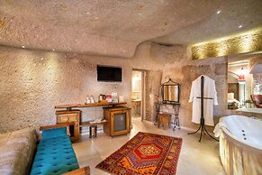 Divan Cave House