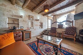 Divan Cave House