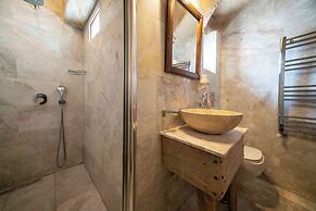 Divan Cave House