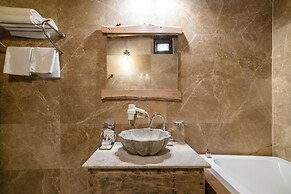 Divan Cave House