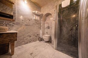 Divan Cave House