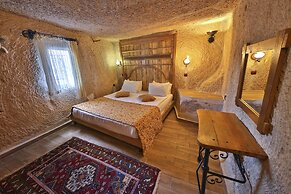 Divan Cave House