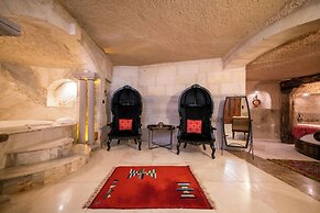 Divan Cave House